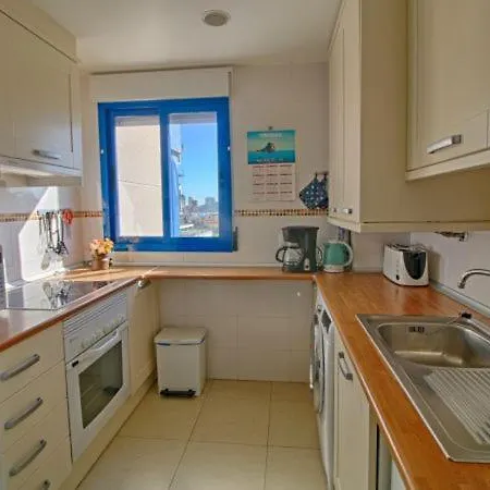 Апартаменты Sleeps 7 With Pool Air Con And Wifi Кальпе
