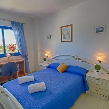 Sleeps 7 With Pool Air Con And Wifi