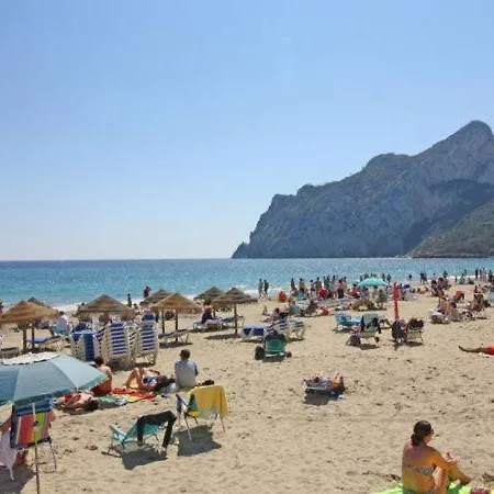 Sleeps 7 With Pool Air Con And Wifi Calp